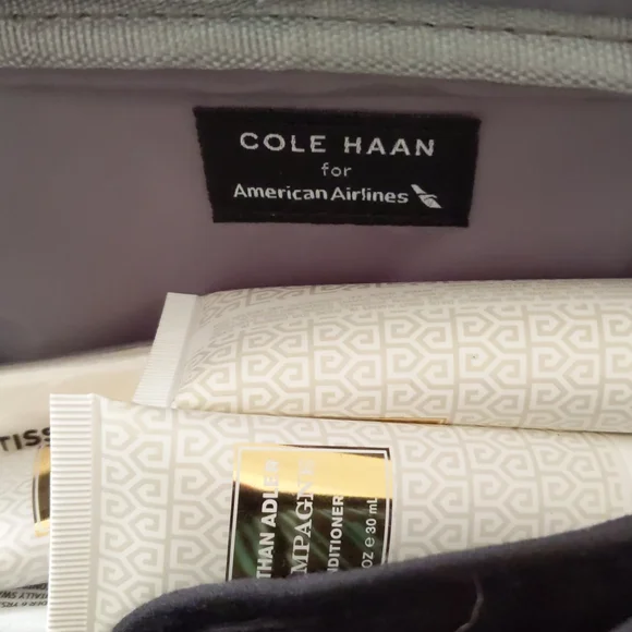 Cole haan for American airlines travel kit - Picture 6 of 6